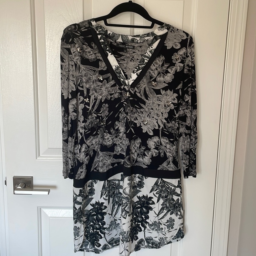 Tunic Dress. Size 6p USA. Size 10p UK.